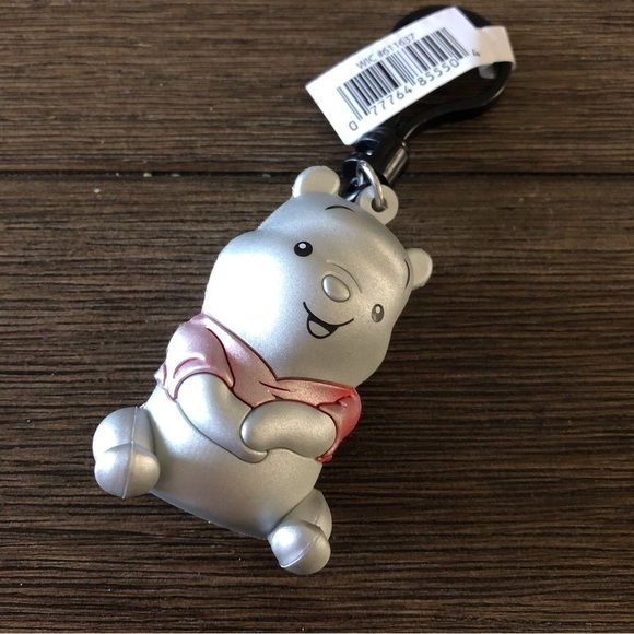 Disney: 100 years of Wonder: Winnie the Pooh bag clip - Picture 1 of 2